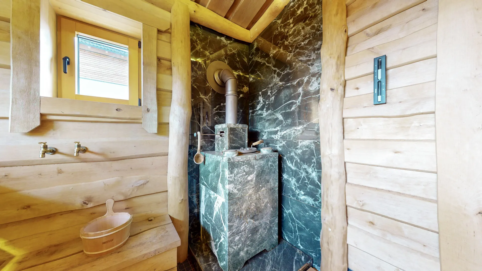 Ferienhaus-Zweitwohnsitz-Luxus-Blockhaus-Holz-Marmor-Turracher Höhe-Chalet (27)