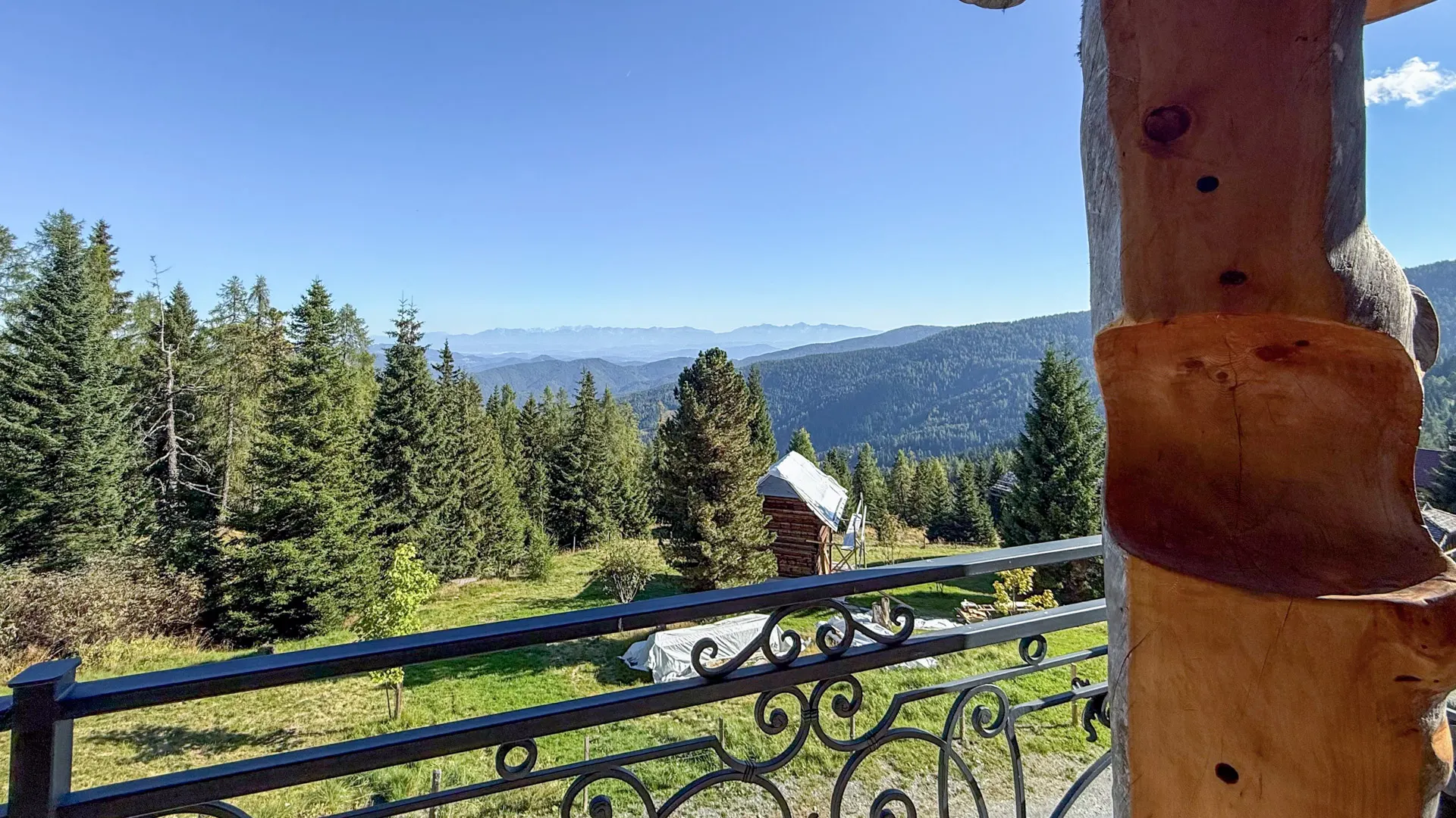 Ferienhaus-Zweitwohnsitz-Luxus-Blockhaus-Holz-Marmor-Turracher Höhe-Chalet (4)