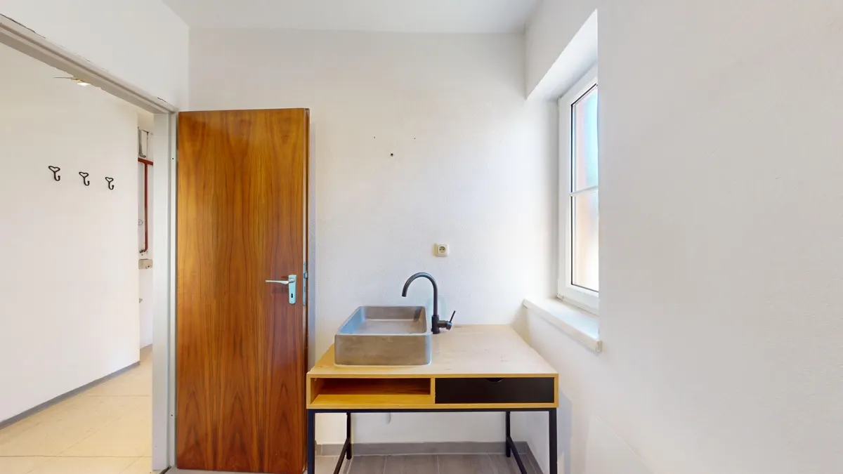 Gewerbeflache-in-Bischofshofen-Fugangerzone-08052025_144619